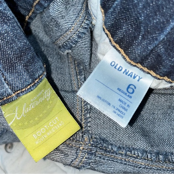 Old Navy maternity jeans. Gently worn. Size 6 elastic waist. - Picture 3 of 3
